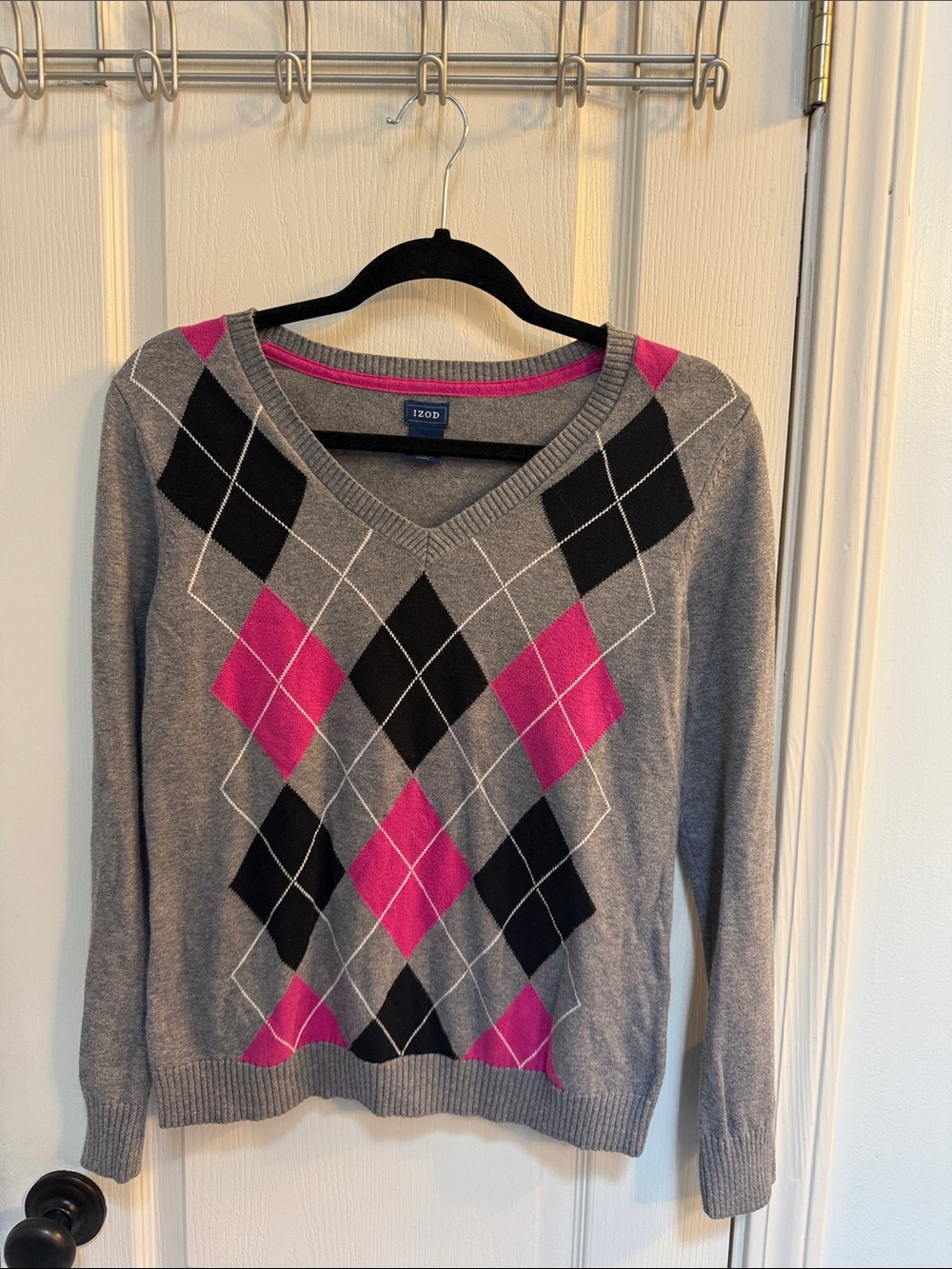 Izod Women's Gray V-Neck Argyle Sweater with Pink and Black Diamonds
